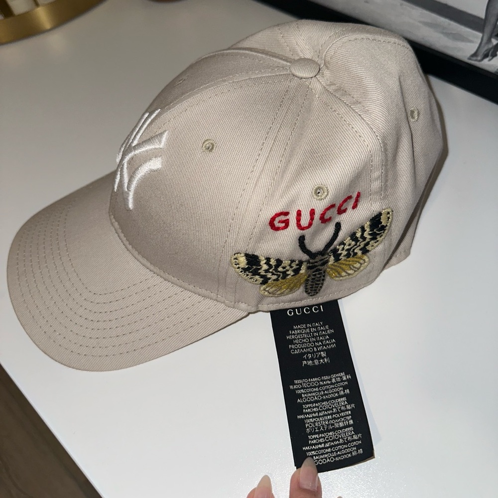 Gucci Beige Cap with Embroidered Details - Picture 2 of 5